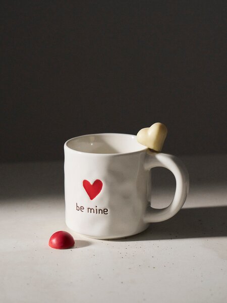 Sinsay - Чаша с надпис be mine и мотив на сърце - бял