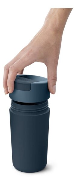 Тъмносиньо-антрацитна чаша за пътуване 450 ml Sipp - Joseph Joseph