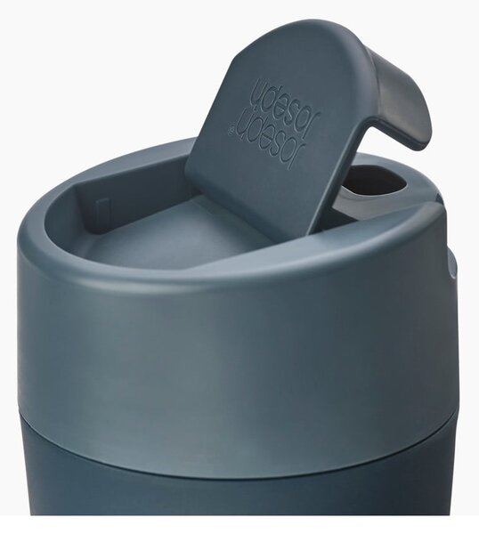 Тъмносиньо-антрацитна чаша за пътуване 450 ml Sipp - Joseph Joseph
