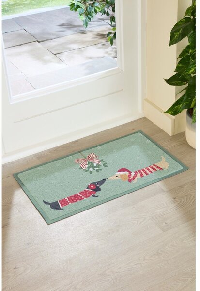 Изтривалка с коледен мотив от рециклирана пластмаса 40x70 cm Christmas Sausage Dogs – Artsy Doormats