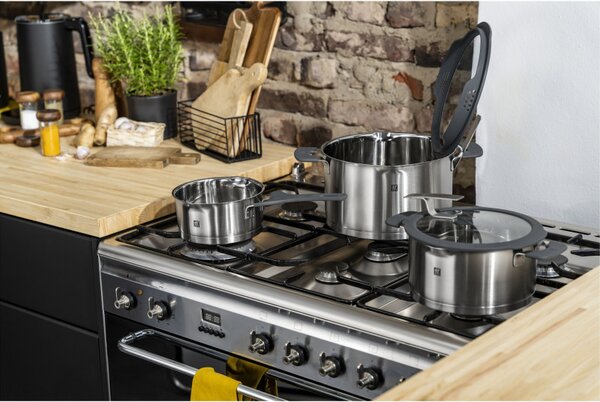 Комплект тенджери Zwilling Simplify 66870-005-0, 9 части, Sigma Classic+ дъно, Неръждаема стомана 18/10, Индукция, Сребрист