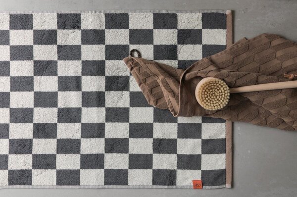Антрацитен/бежов килим за баня за душ от органичен памук 50x80 cm Retro – Mette Ditmer Denmark