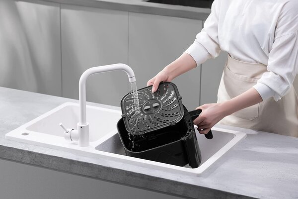 Фритюрник с горещ въздух Xiaomi Mi Smart Air Fryer 6 L, черен – BHR6942EU