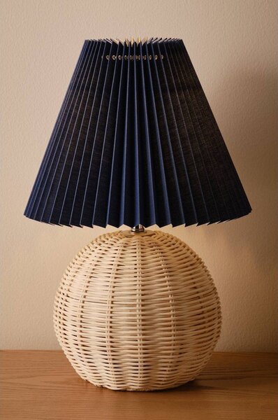 Синя/в естествен цвят ратанова настолна лампа (височина 36 cm) Sisal – Jotex