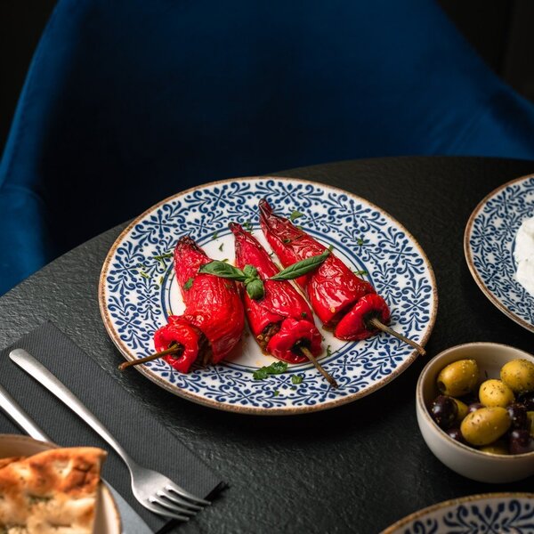Бяла/синя порцеланова чиния ø 25 cm Azul – BonBistro