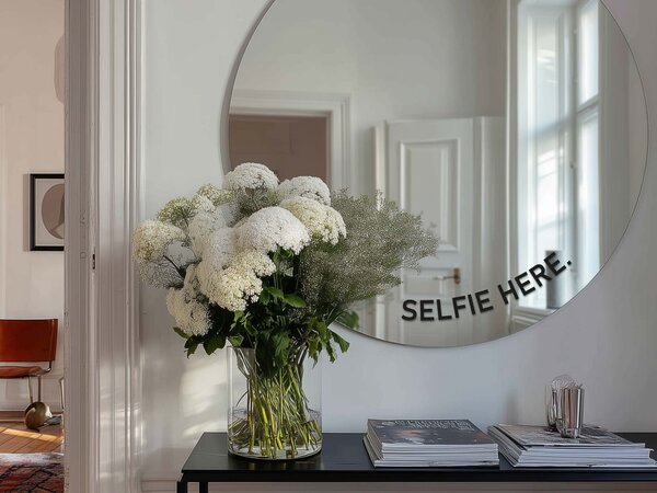 Стикер за огледало S49 – SELFIE HERE. (round) 39x8