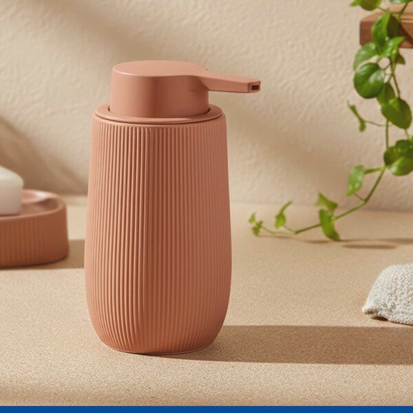 Кафяв пластмасов диспенсер за сапун 400 ml Fablo – Wenko