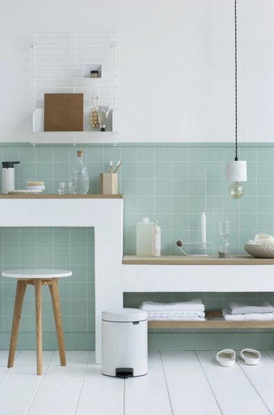 Кош за боклук с педал Brabantia NewIcon 649004, 5 л, Леко затваряне, Противоплъзгаща основа, Бял