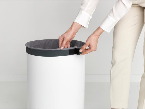 Бял метален кош за пране 60 l – Brabantia