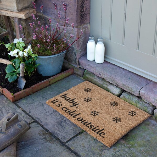 Изтривалка с коледен мотив от кокосови влакна 40x60 cm Baby It's Cold Outside – Artsy Doormats