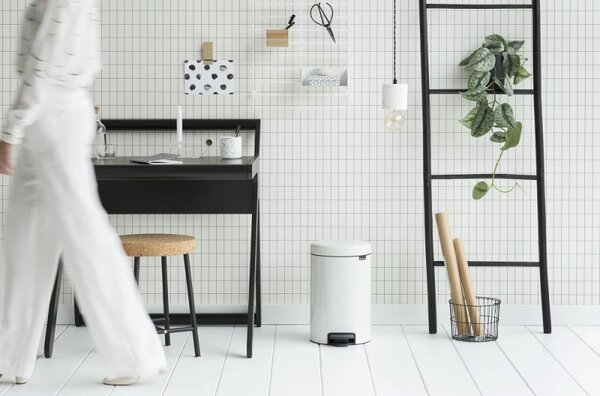 Кош за боклук с педал Brabantia NewIcon 649019, 12 л, Плавно затваряне, Противоплъзгаща основа, Бял