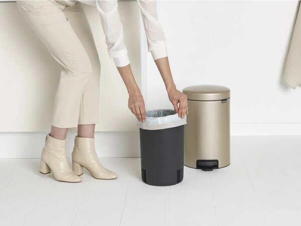 Кош за боклук с педал Brabantia NewIcon 1003201, 12 л, Плавно затваряне, Противоплъзгаща основа, Златен металик