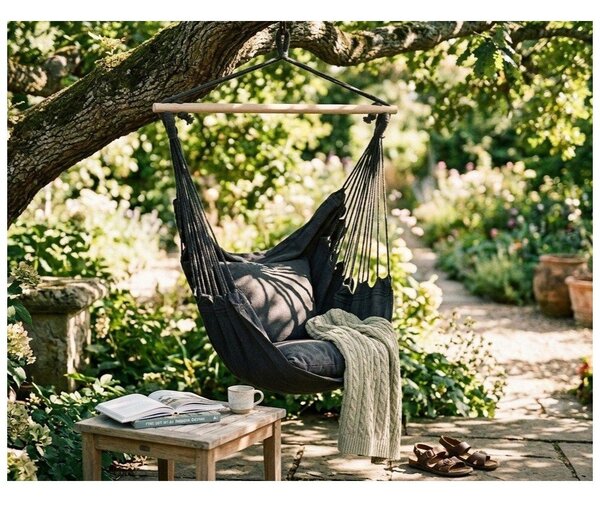 Черен подплатен висящ градински стол Tobago – Garden Pleasure