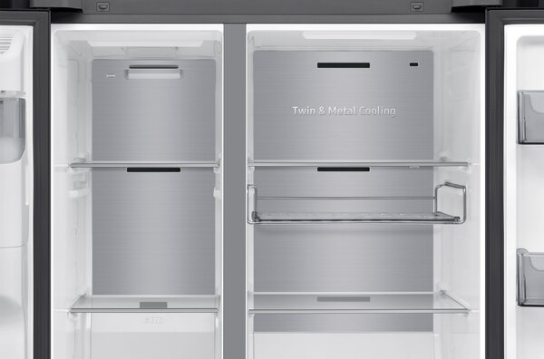 Хладилник Samsung Family Hub RS90F66BEF SBS 614 л. Черен