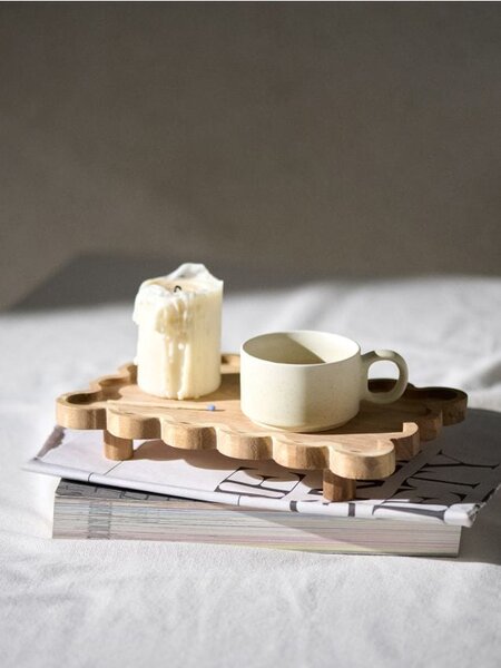 Sinsay - Дървена поднос за сервиране с крачета - бежово