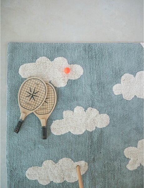 Син ръчно изработен памучен детски килим подходящ за пране 120x160 cm Clouds Vintage Blue – Lorena Canals