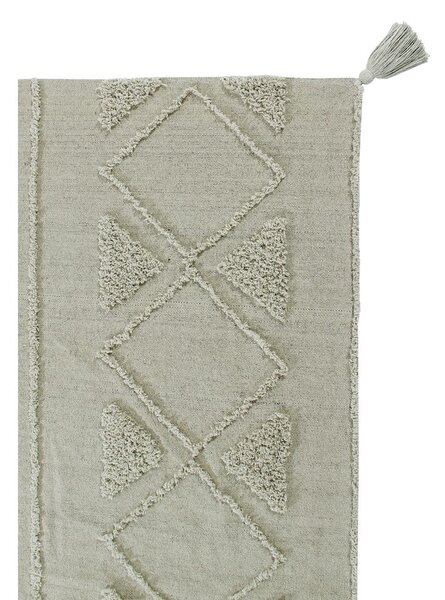 Светлозелен ръчно изработен памучен килим подходящ за пране 170x240 cm Tribu Olive – Lorena Canals