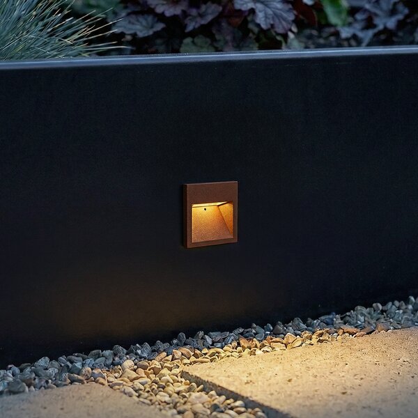Модерна стенна лампа ръждивокафява квадратна с LED IP54 - Gem